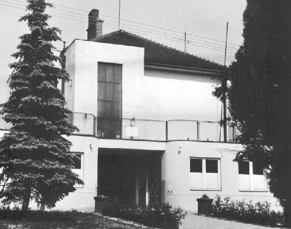 Budova ZŠ Letonice roku 1973